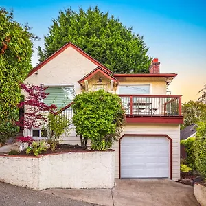  Holiday home Sunrise On Lake Washington United States